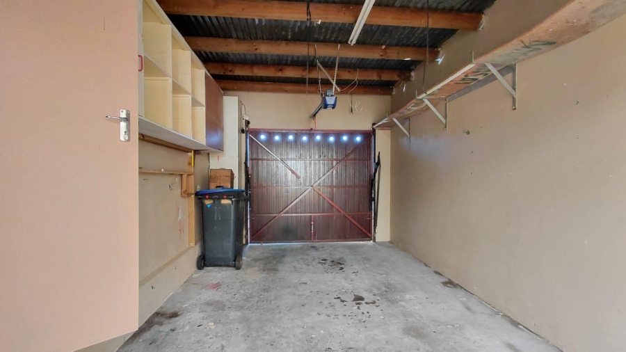 3 Bedroom Property for Sale in Wynberg Western Cape